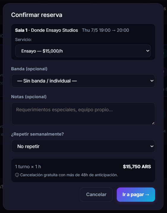 Modal de confirmación de reserva — selector de servicio, banda, notas, opción recurrente y total a pagar