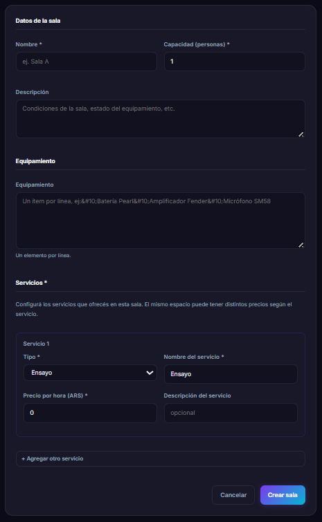 Formulario de nueva sala — datos, equipamiento y configuración de servicios con precio